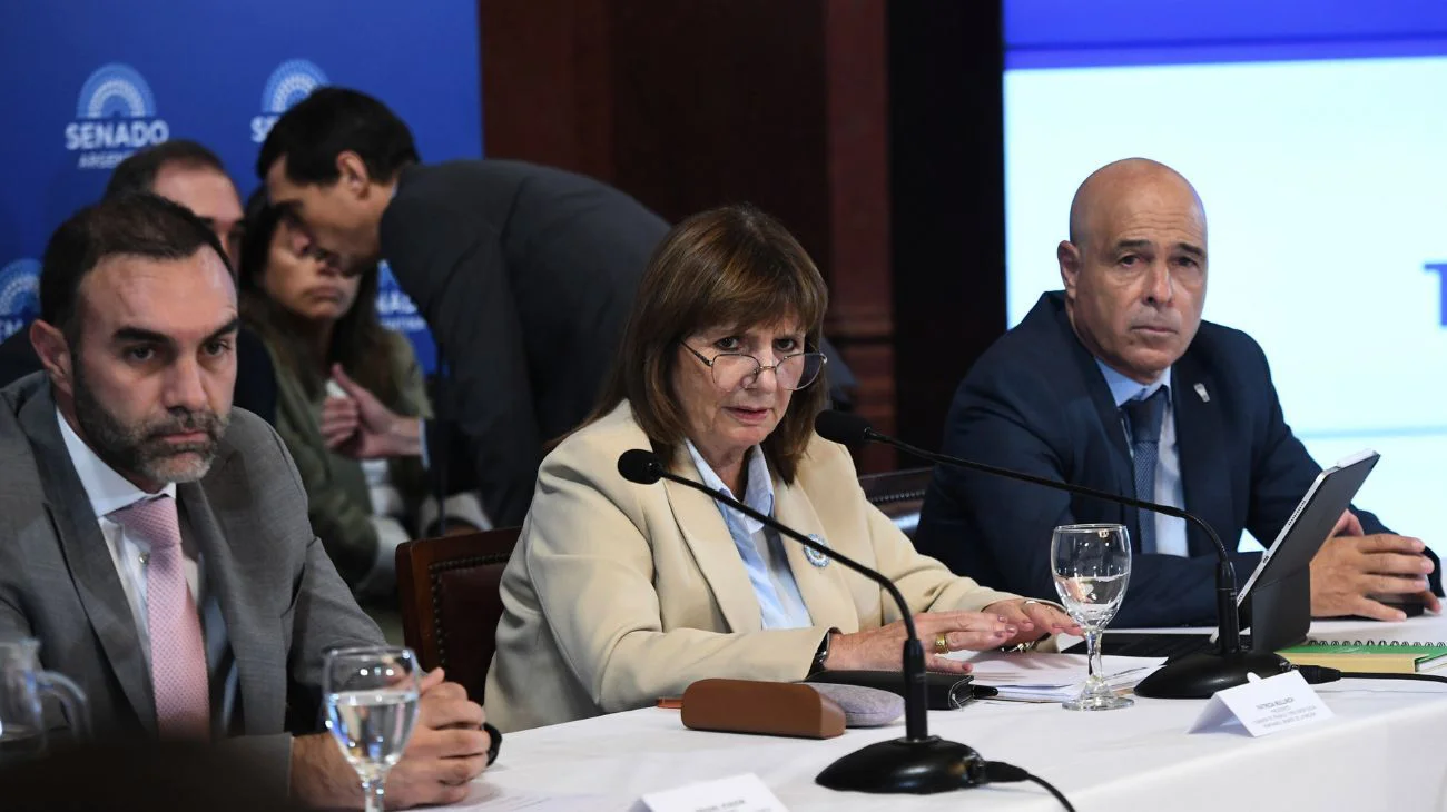 ezequiel-atauche-patricia-bullrich-y-bartolome-abdala-el-oficialismo-consiguio-el-dictamen-para-tratar-la-reforma-laboral-en-el-senado-2189525