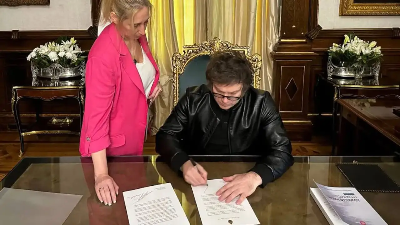 karina-milei-veto-firma-12