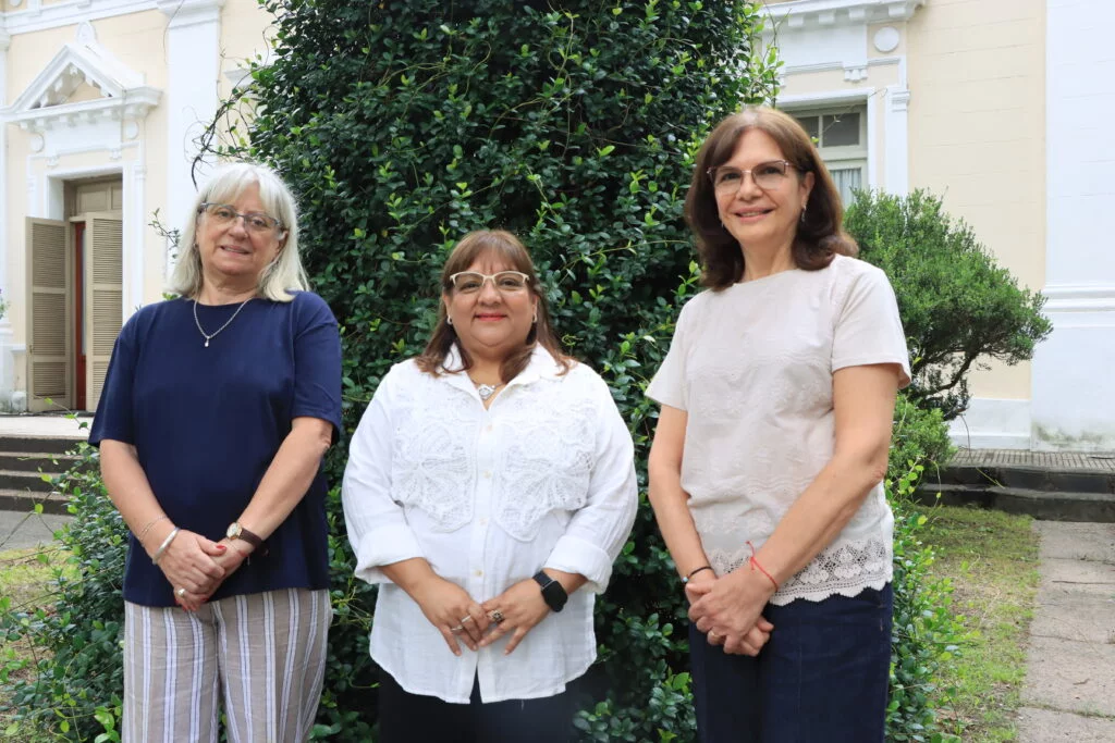 MUJERES