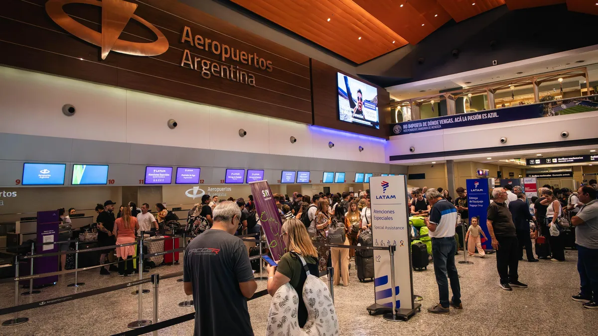 aeropuerto-mendoza-turismo-turistas-17