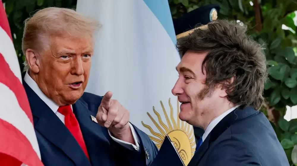 el-presidente-javier-milei-fue-recibido-por-donald-trump-en-la-casa-blanca-este-martes-14-de-octubre-foto-jonathan-ernstreuters-CZOMTFYOVJF6FGSQIKU62V6HZA