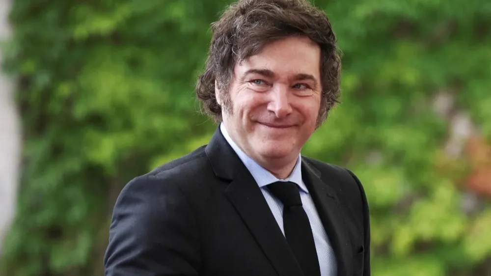 whatsapp-image-2024-12-19-at-18-40-40-jpeg.