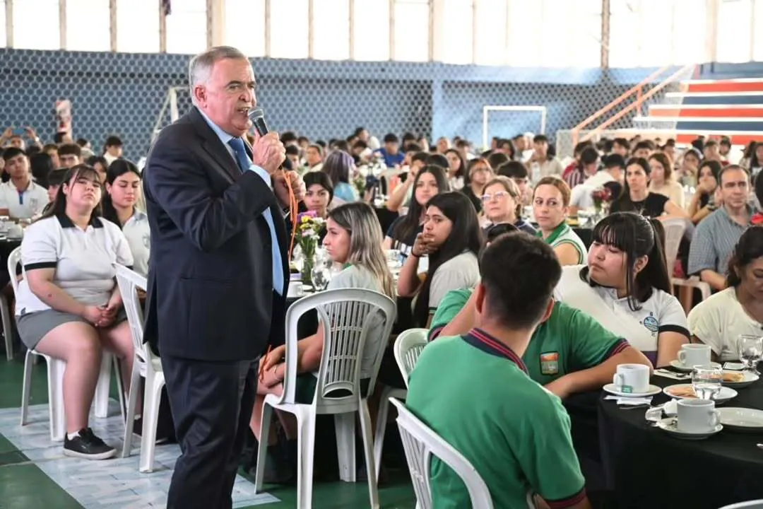 Hoy compartimos un encuentro con representantes de centros de estudiantes de distintos establec (1)