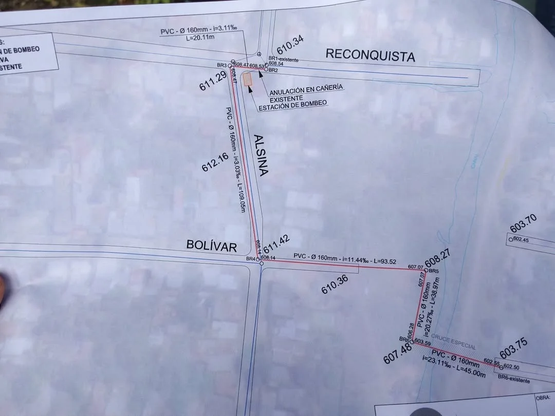 🚧 Una obra de cloacas en el barrio Villa Mitre pondrá fin a desbordes históricos en esa zona d (6)