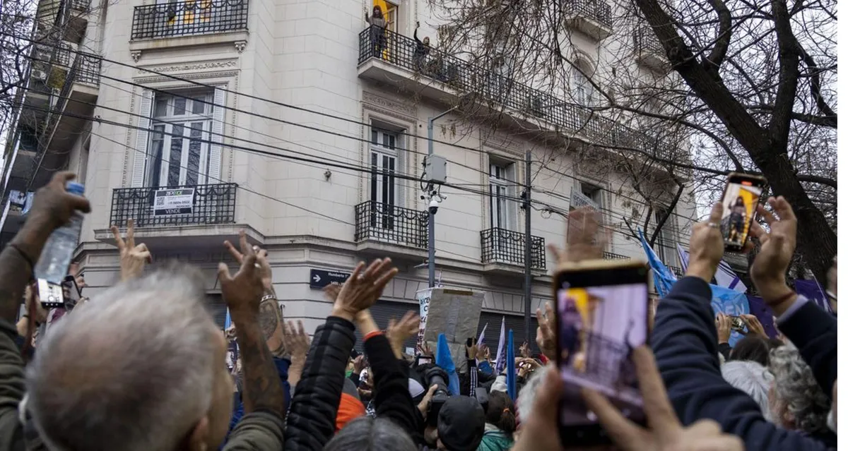 La Justicia le concedió la prisión domiciliaria a Cristina Kirchner