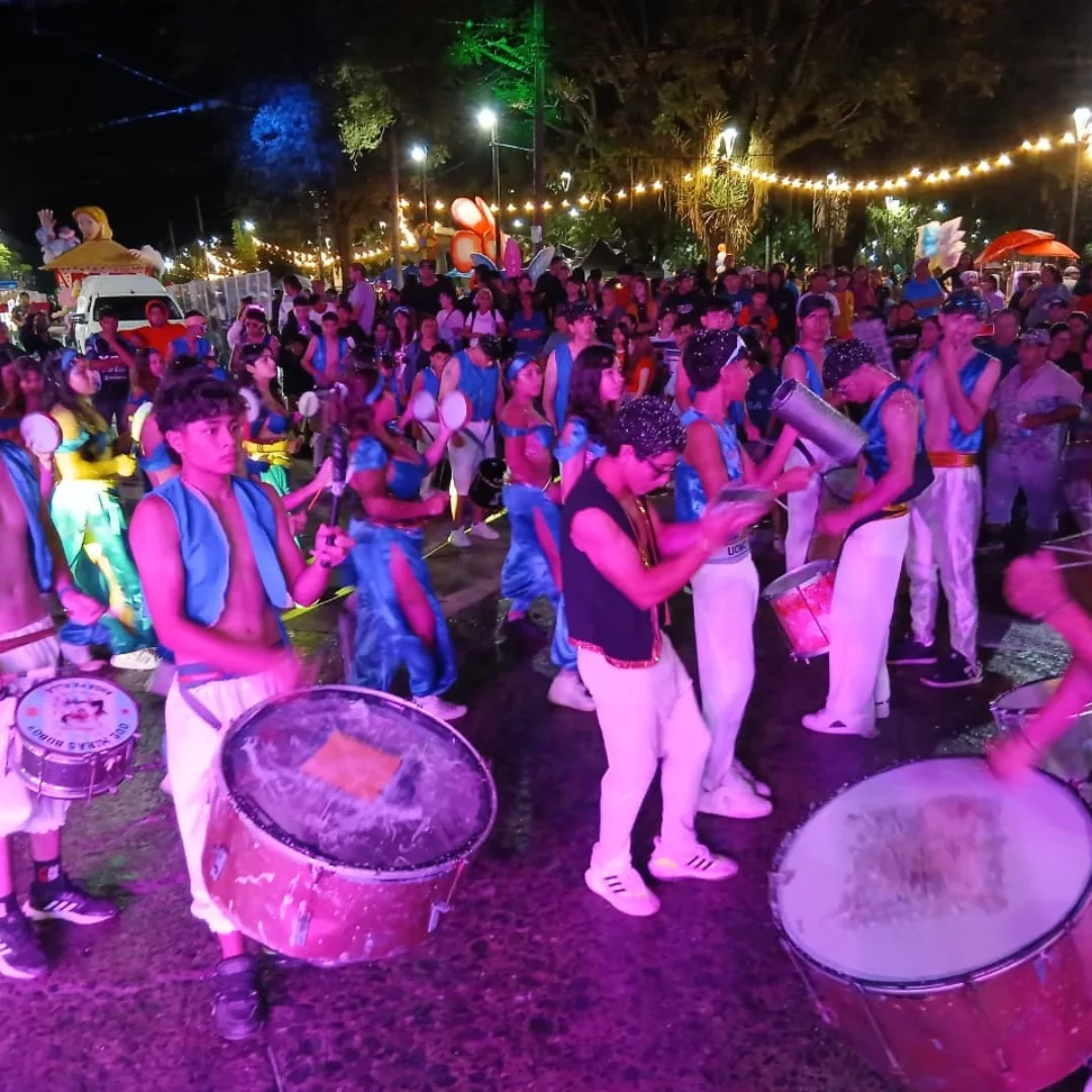✨ Cerramos la última noche de los 31° Corsos Internacionales Ciudad de Famaillá con una fiesta  (7)
