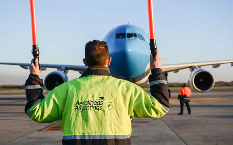 los-controladores-aereos-reclaman-la-dificil-situacion-salarial-y-contra-los-despidos-el-sector-foto-telam