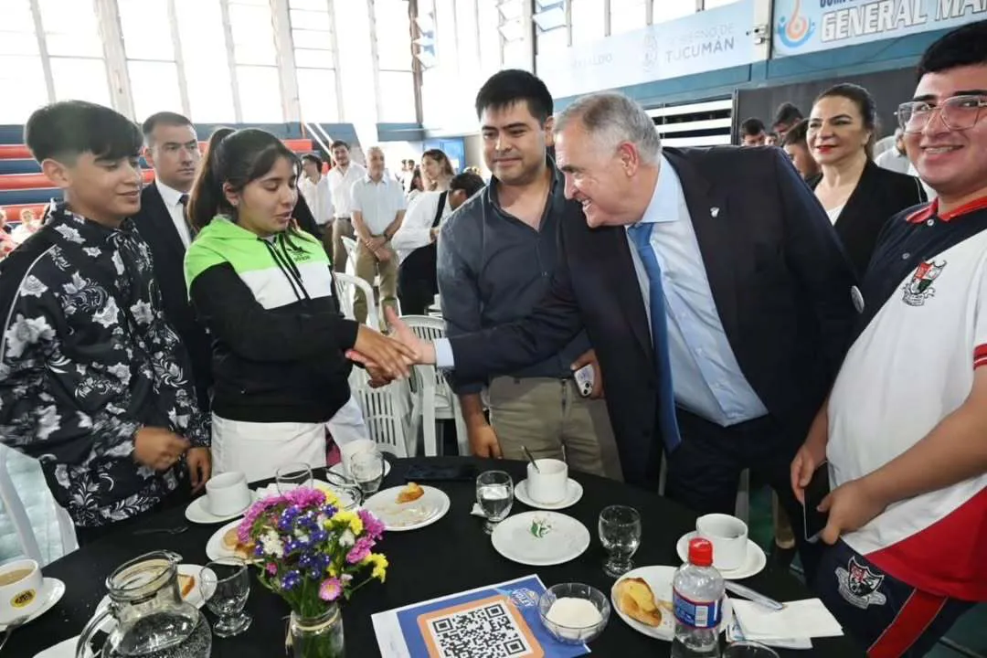 Hoy compartimos un encuentro con representantes de centros de estudiantes de distintos establec (2)