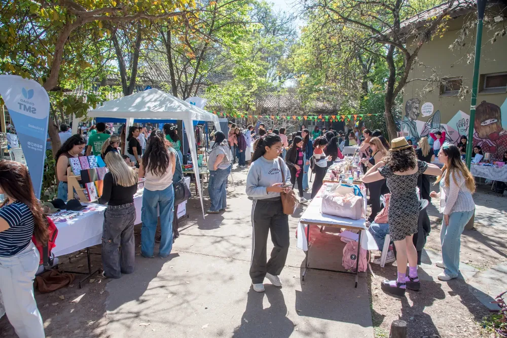 multimedia.grande.9a38a981d69765