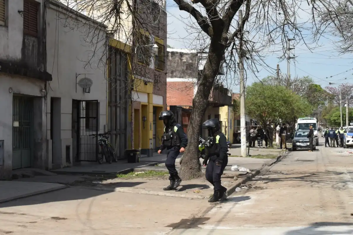 1200x800_la-polica-trabaja-en-el-lugar-de-los-hechos-1151132-132941
