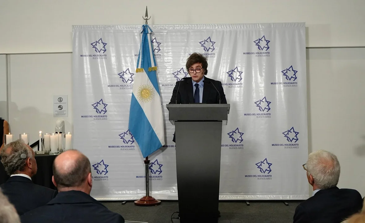 El-presidente-Javier-Milei-durante-el-acto-por-el-Dia-del-Holocausto-optimized