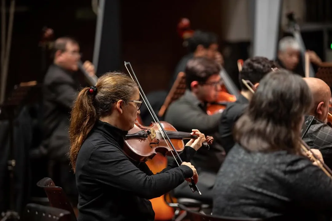 🎶 En el marco del 26º Julio Cultural Universitario, la @orquestasinfonica.unt deslumbró con dos (1)