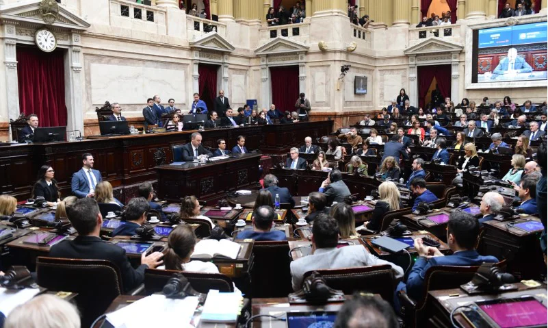 adorni en diputados